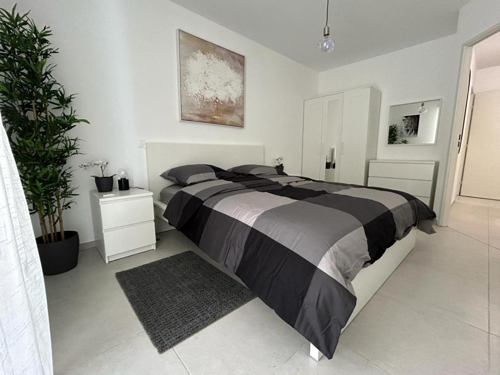 Apartamento Fabron Hills Niza Exterior foto